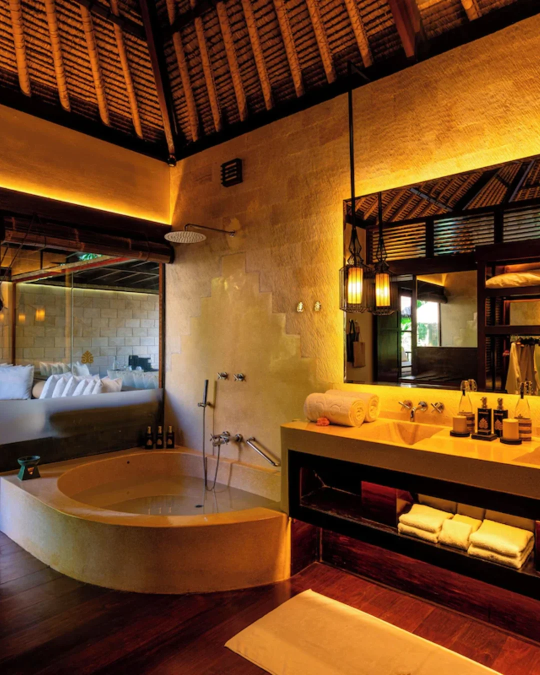 Hanging Gardens of Bali, bathroom or bath