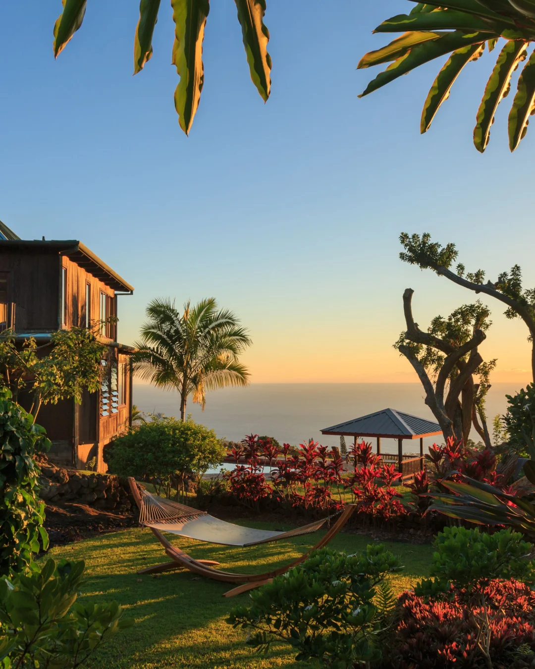 Holualoa Inn, exterior or arrival