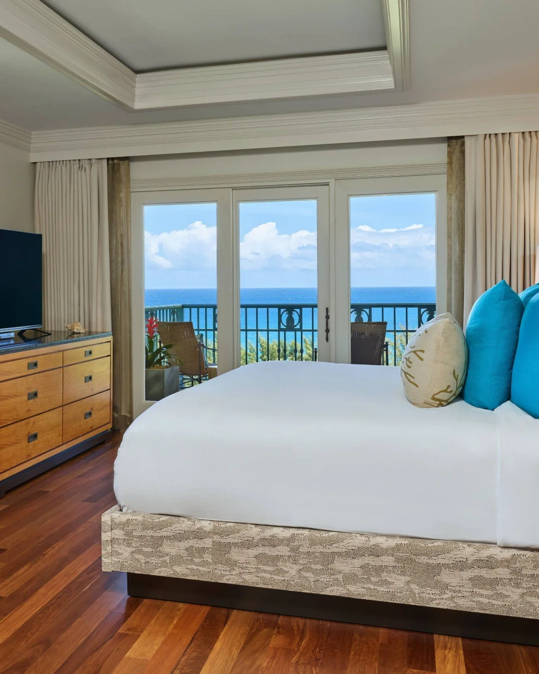 The Ritz-Carlton Maui, Kapalua, bedroom