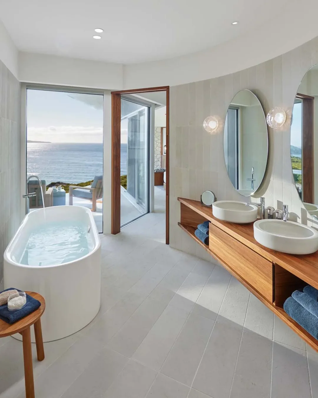 Southern Ocean Lodge, bathroom or bath